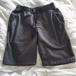Men's Lululemon draw string shorts